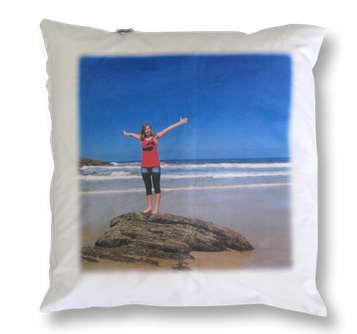 Weißes Kissen mit einem Motiv Ihrer Wahl